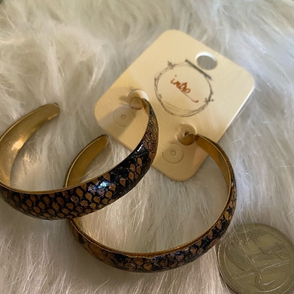 Large Python Snake Colored Hoop Earrings NWT - Picture 2 of 4